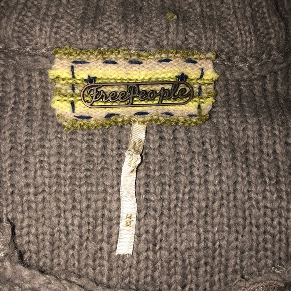 Sweater - Picture 4 of 4